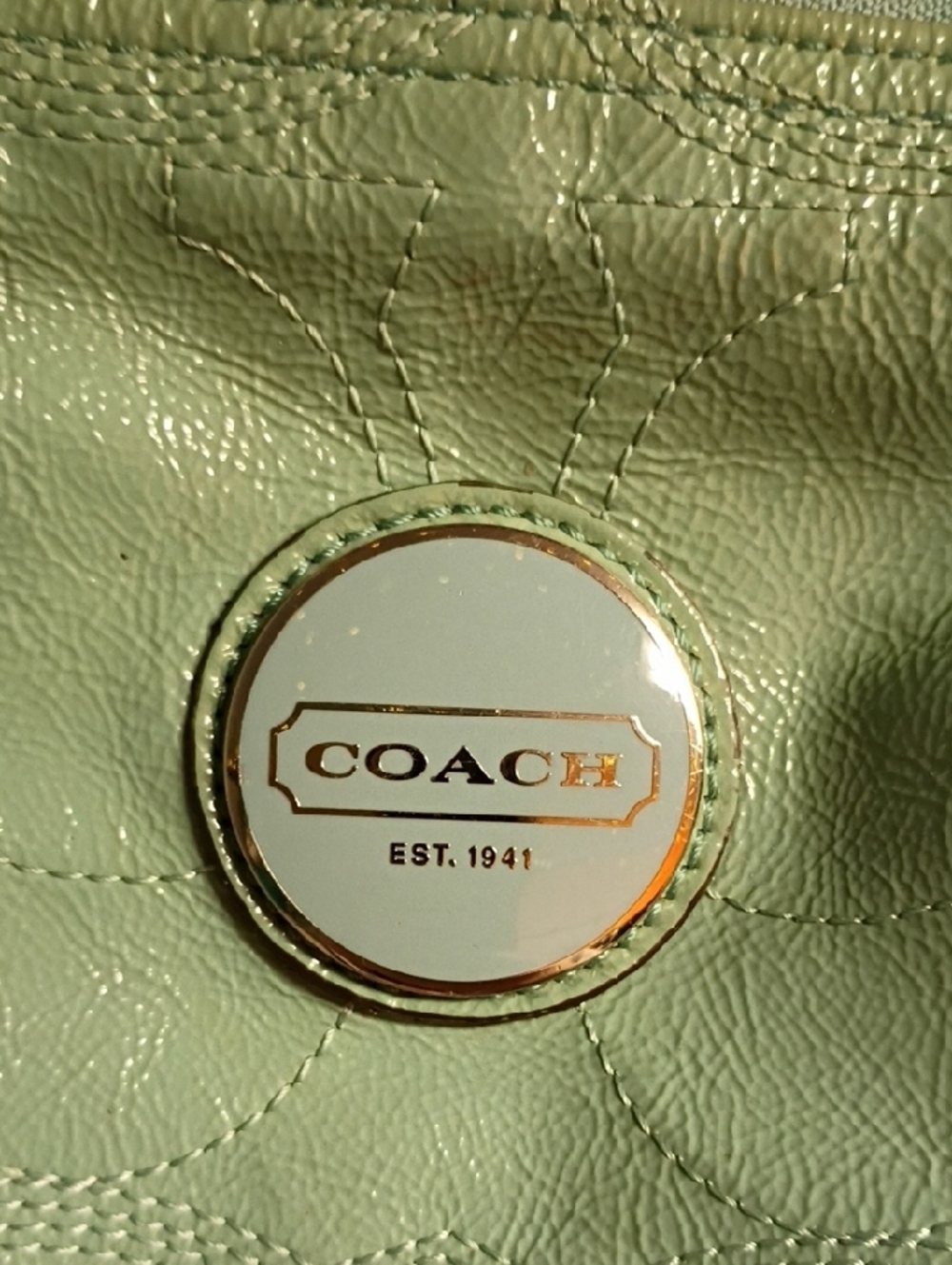 PRE LOVED! Coach Mint Green Leather Shoulder Bag with Gold Hardware - Picture 2 of 12
